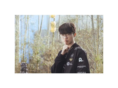 페이커 오리아나로 뚜벅이 챔프 역할 수행하며 TES 꺾음