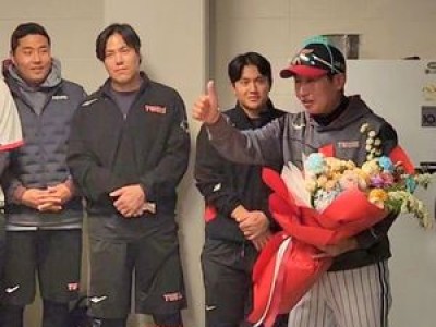 염경엽 감독 생일에 LG 신기록 세워 화제