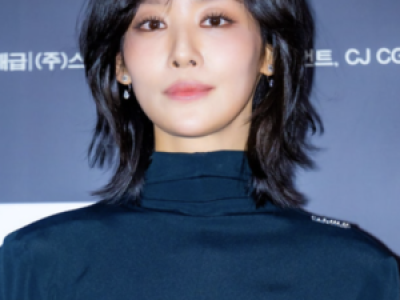 차주영 오키나와에서 골프 카트에 앉아 셀카 찍는 모습 공개