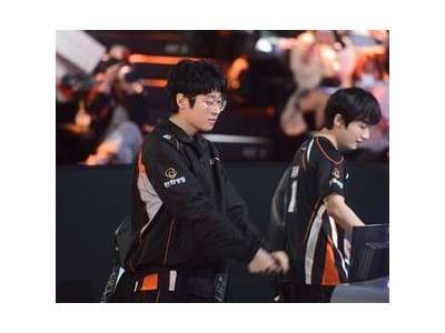 제우스 최우제 중심으로 모든 게 돌아갔다