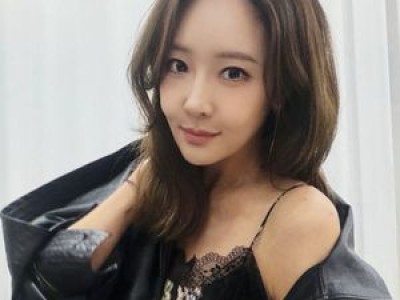 소유진 근황 사진 공개에 매력 뽐내는 듯